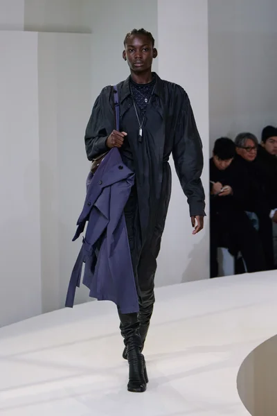 Look 48